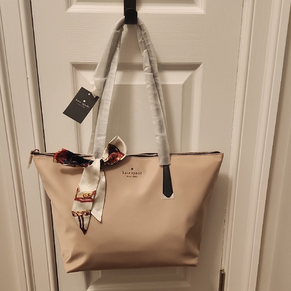 kate spade Handbags - Kate Spade Kitt Beige Tote NWT